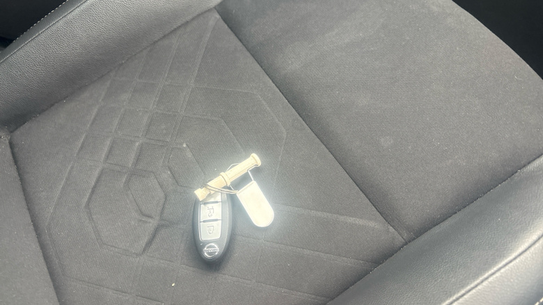 Nissan Juke 1.0 DiG-T 114 Tekna 5dr Petrol Hatchback